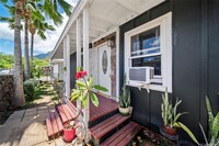 Building Photo - Upgraded 3 bed 2 bath Solar Home Walking d...