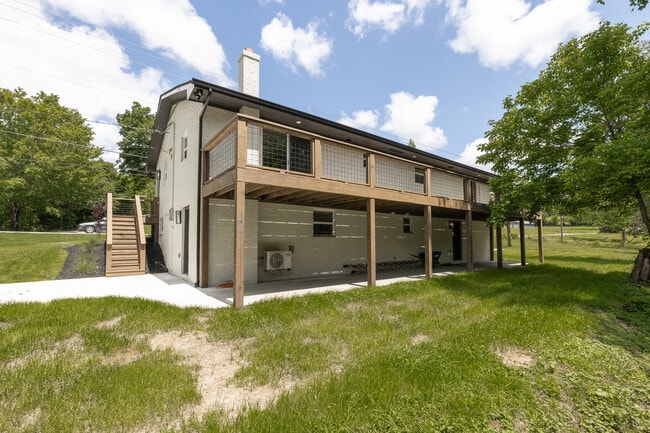 Building Photo - 331 Clover Hill Rd