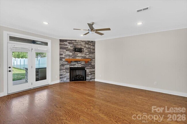 Building Photo - 5201 Valley Stream Rd