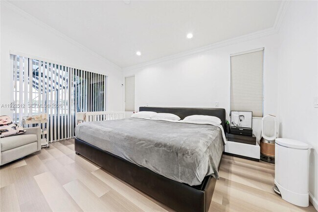 Building Photo - 2994 Oakbrook Dr