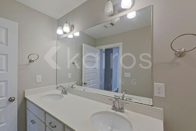 Building Photo - 11401 Crimson Ridge Rd