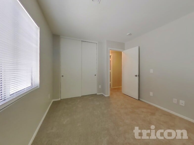 Building Photo - 12510 W Scotts Dr