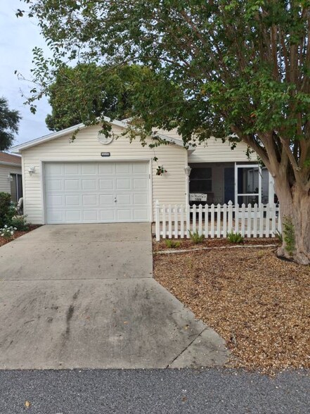 Primary Photo - 1606 Campos Dr