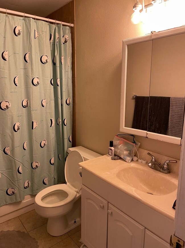 Building Photo - Beautiful South Ogden home