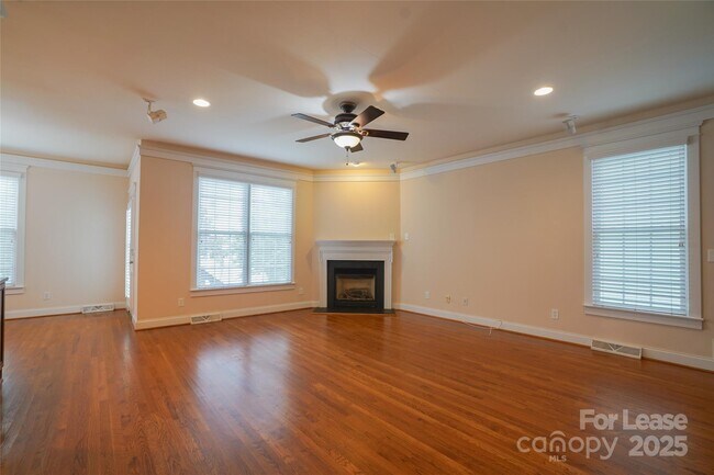 Building Photo - 12637 Doster Ave