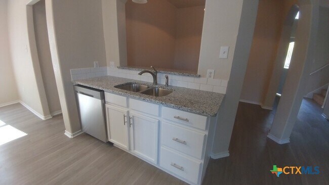 Building Photo - 3435 Rob Roy St