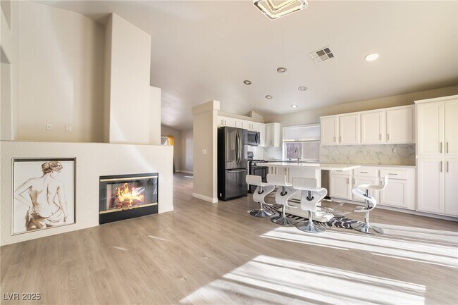 Building Photo - 1512 Iron Springs Dr