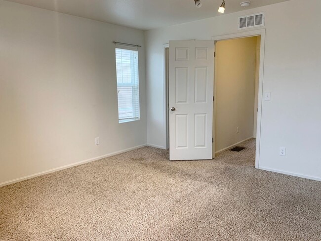 Building Photo - 3807 Cedarwood Ln