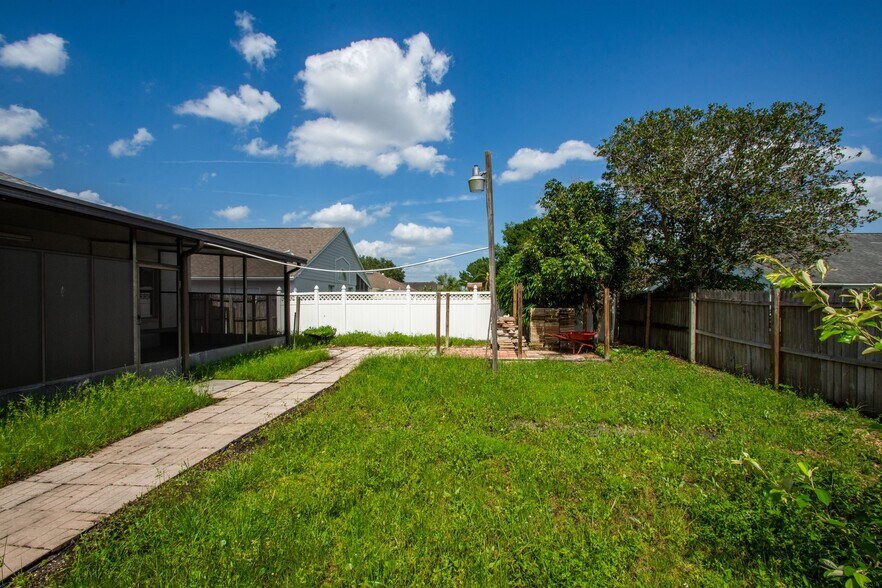 Building Photo - Available Now! 3/2 Home Near Hunter's Cree...