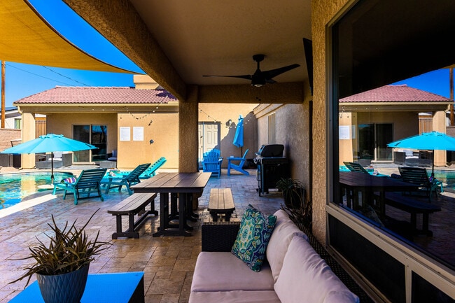 Building Photo - 820 Avalon Ave