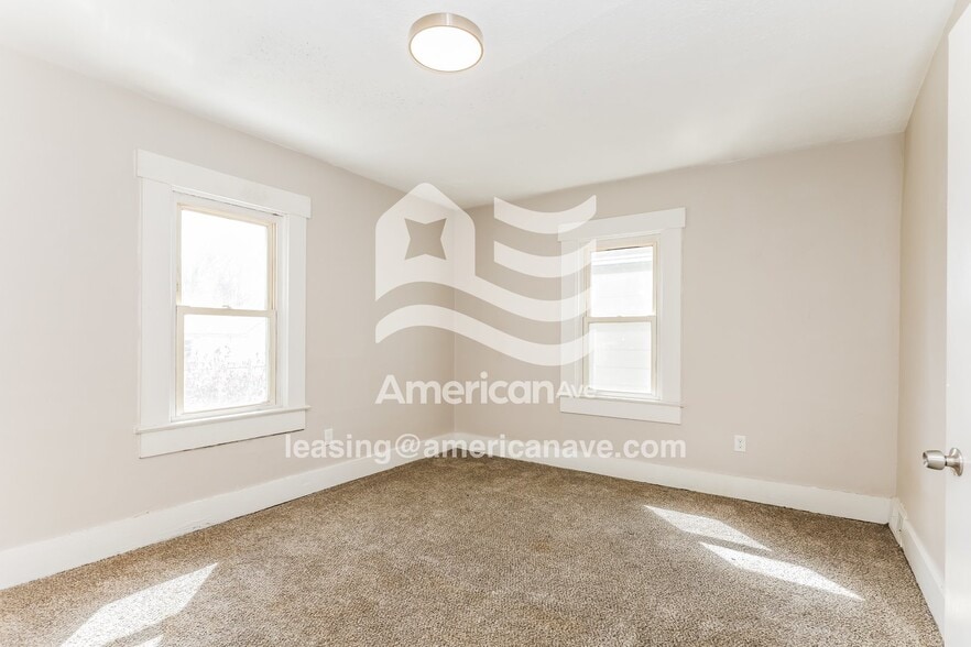 Building Photo - 941 Kercher St