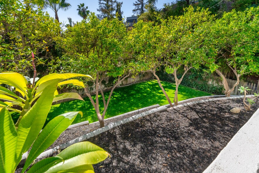 picnic area - 1724 1/2 Rotary Dr