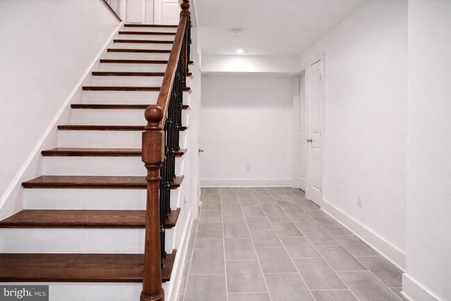 Building Photo - 1633 Kalmia Rd NW