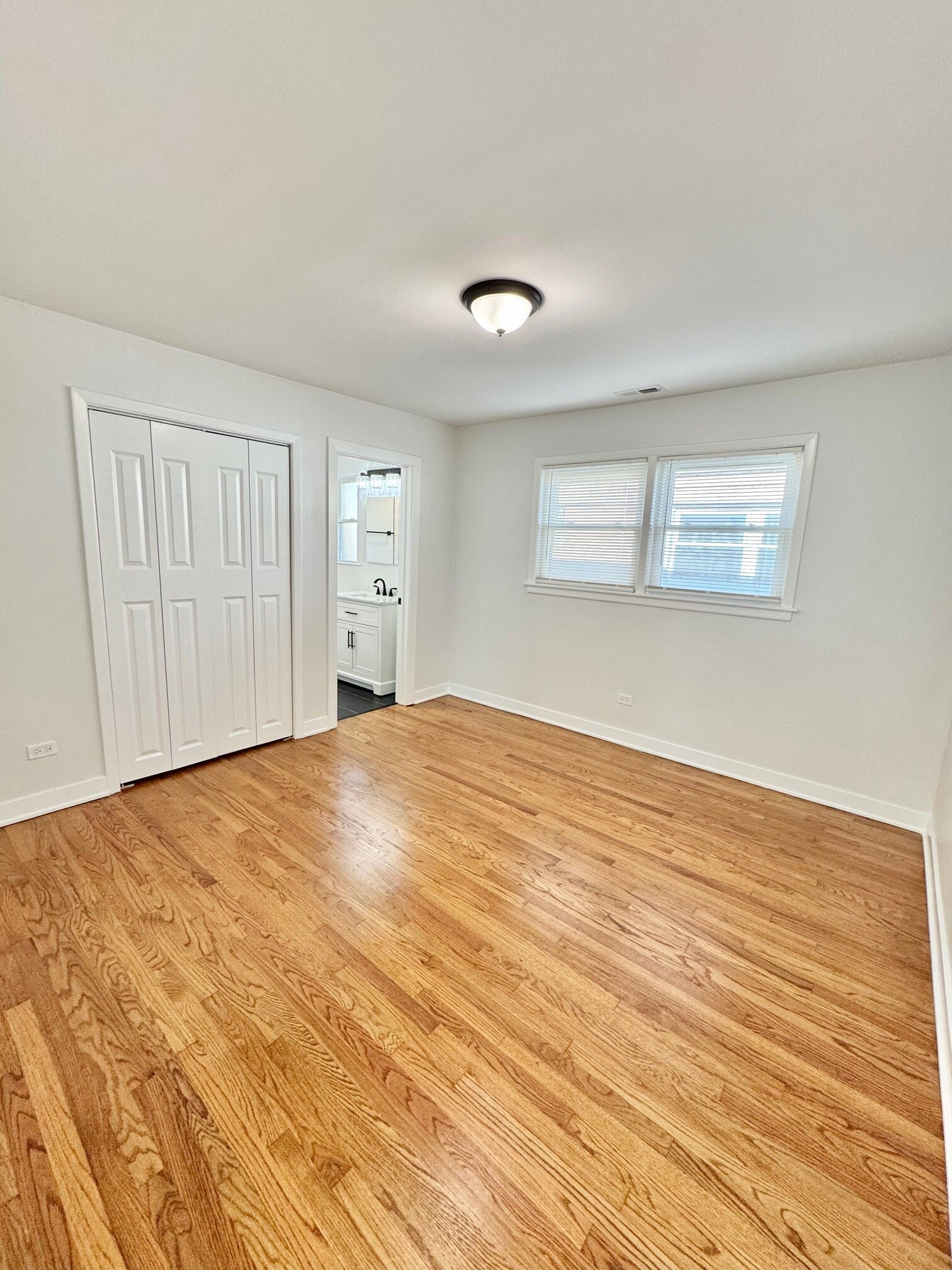 Building Photo - 4816 W Henderson St