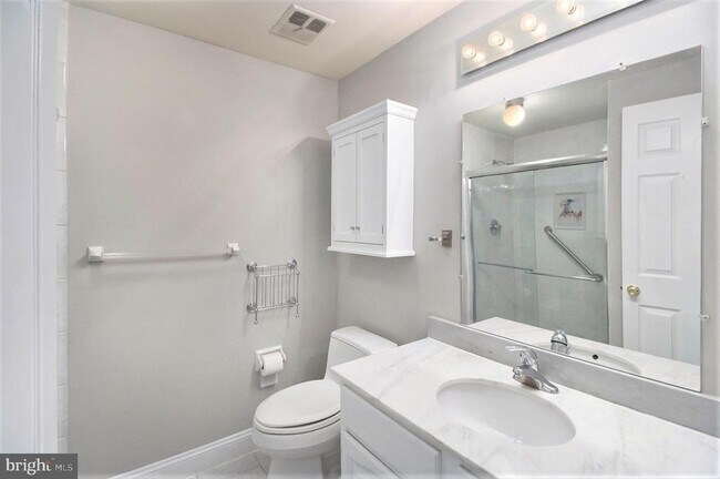 Building Photo - 1807 Mountainview Dr