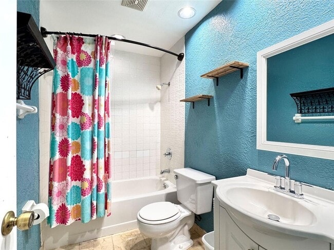 Building Photo - 1135 Colony Arms Dr