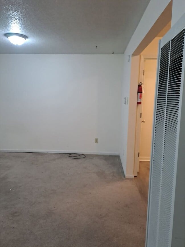 Building Photo - 1026 Southpark Dr