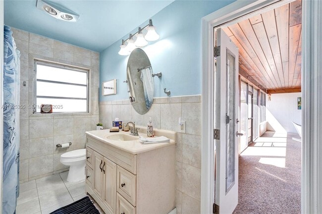 Building Photo - 4060 NE 26th Ave