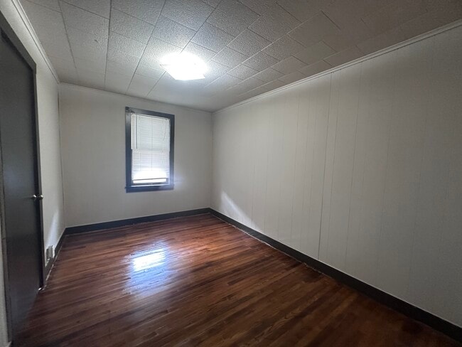 Building Photo - 209 Cook-