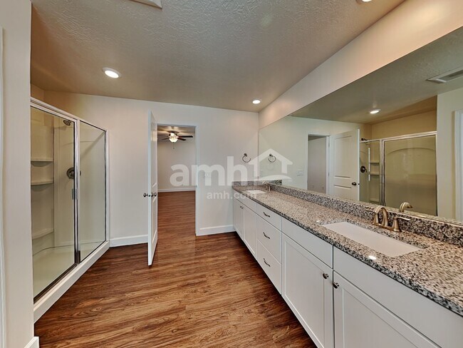 Building Photo - 2337 Surry Way