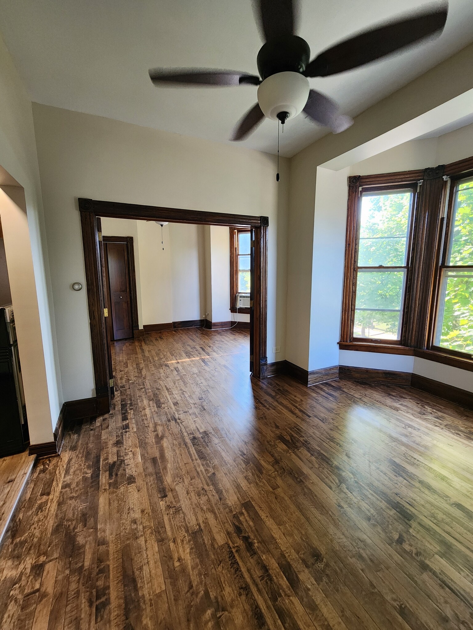 Living room -Bedroom - 2155 W Polk St