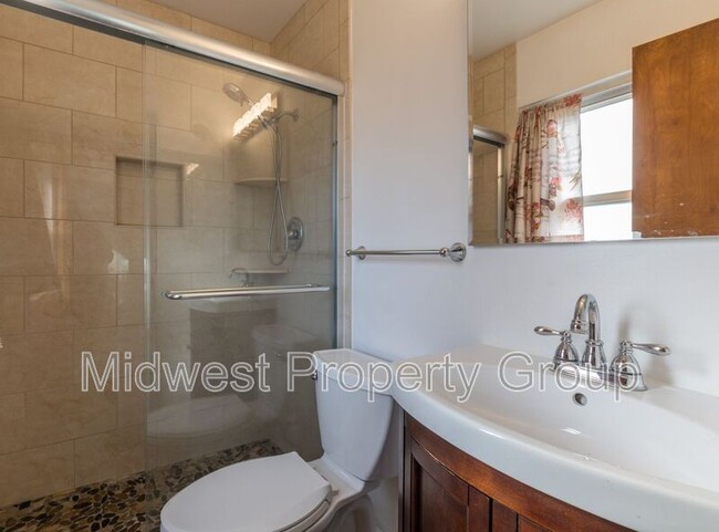 Building Photo - 3110 N Waterford Dr