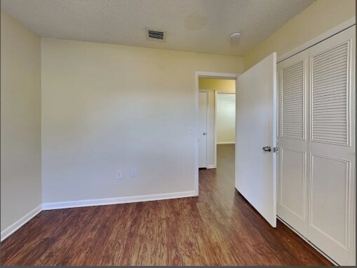 Building Photo - 609 Lakespur Ln