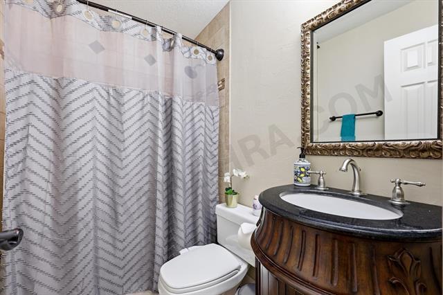 Building Photo - 748 Blue Jay Ln