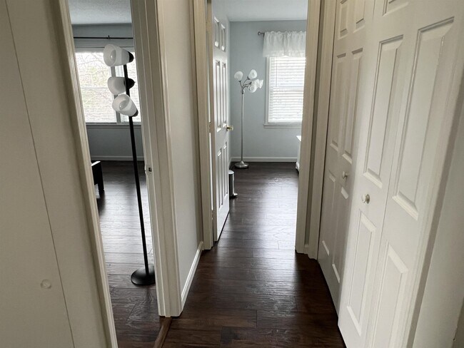 Building Photo - 690 S Porter St