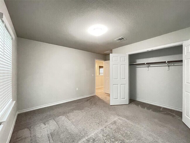 Building Photo - 1603 Denesa Dr