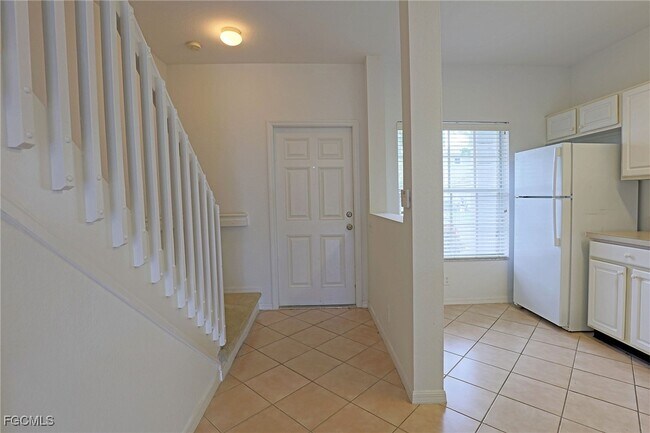 Building Photo - 10066 Poppy Hill Dr