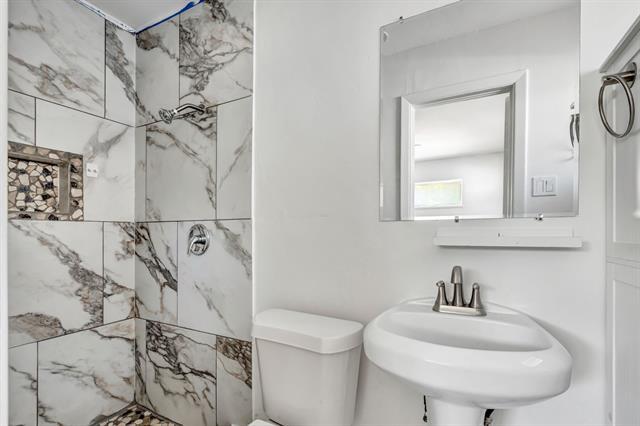 Building Photo - 6609 Walnut Hill Ln