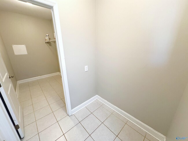 Building Photo - 120 James Parcus Cir