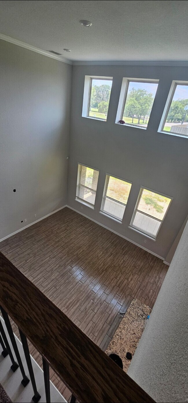 Building Photo - 2907 Velda May Dr