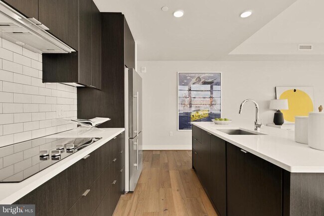 Building Photo - 1300 4th St SE