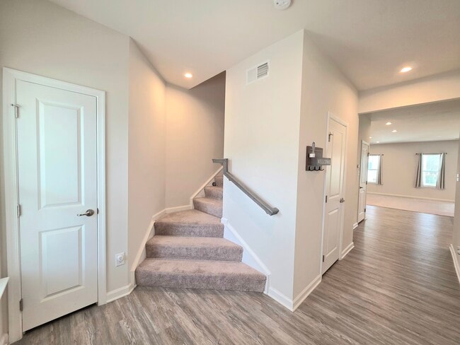 Building Photo - 132 Two Penny Pl