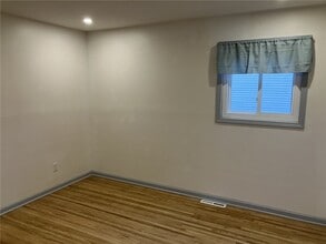 Building Photo - 46 Sienna Dr