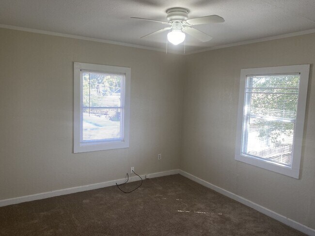 Building Photo - Lovely 2 Bedroom, 1 Bathroom Unit in Vallejo!