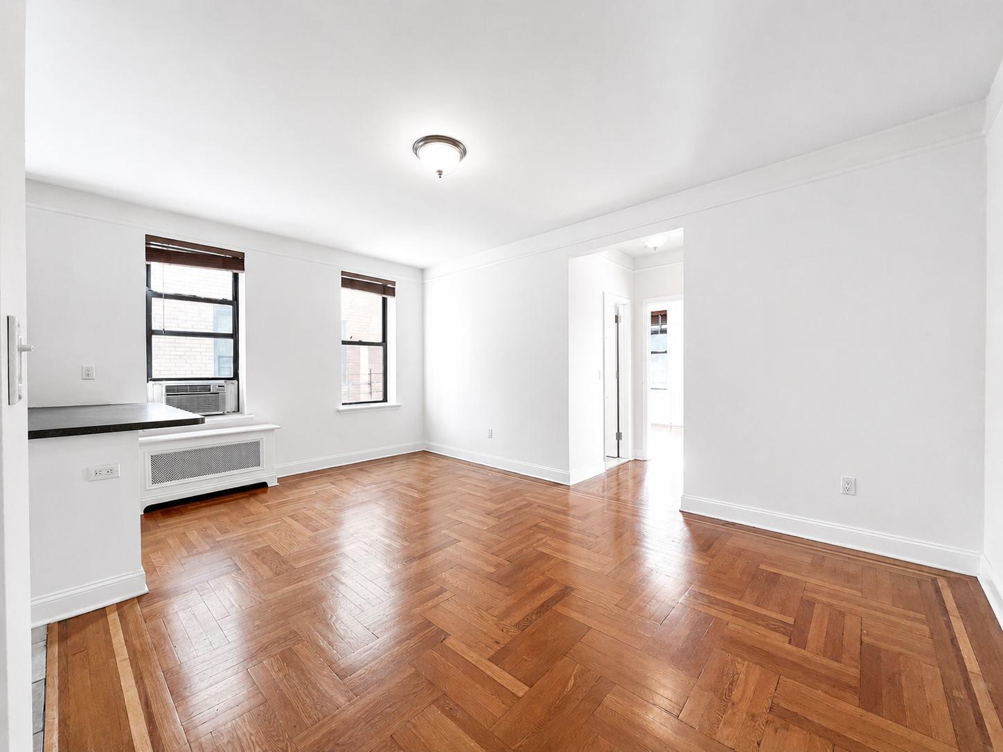 Building Photo - 105 Pinehurst Ave