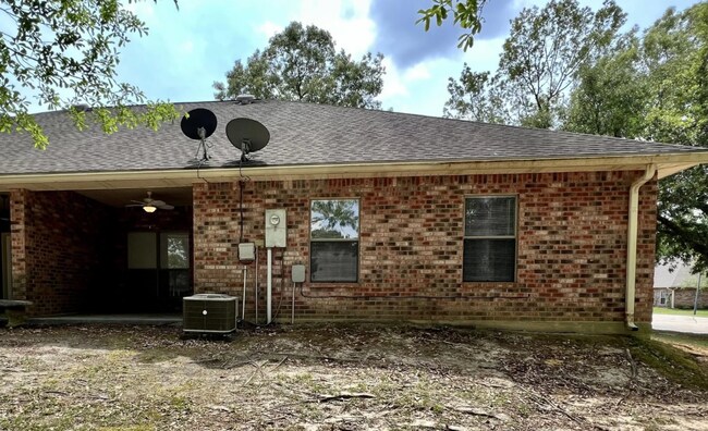 Building Photo - 1256 Kapalama Way