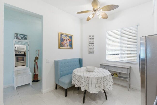 Building Photo - 1 Harbour Isle Dr E