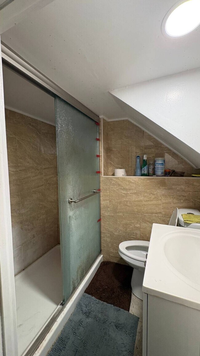 Building Photo - 85-37 264th St