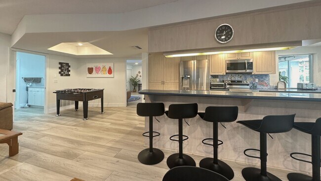 Building Photo - 2780 Landmark Dr