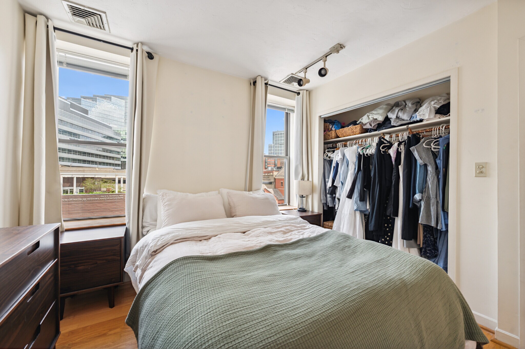 Building Photo - 5 Grove St