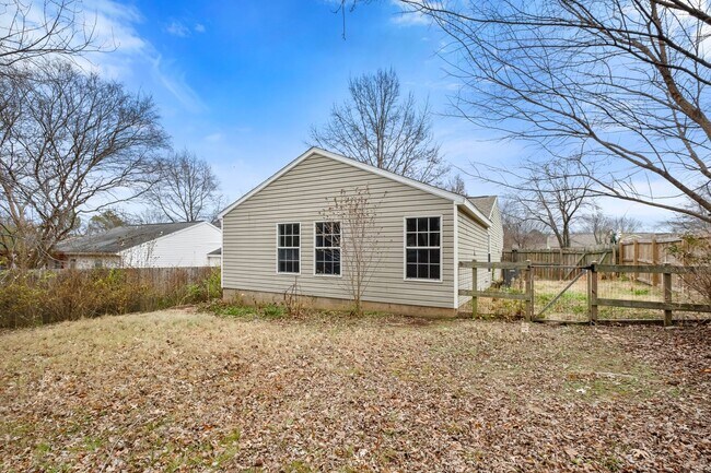 Building Photo - Affordable 2-Bedroom Home for Lease in Fayetteville, AR
