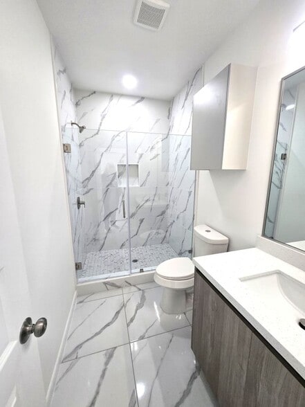 Building Photo - 3201 Magdalena St