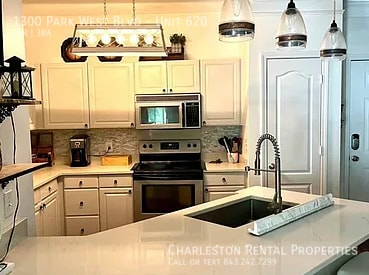 Building Photo - 1300 Park W Blvd