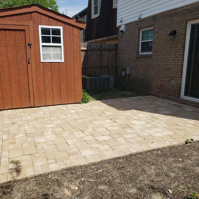 Building Photo - 1725 Olde Buckingham Rd