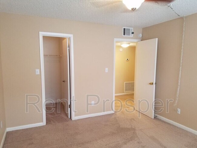 Building Photo - 3729 S Lake Orlando Pkwy