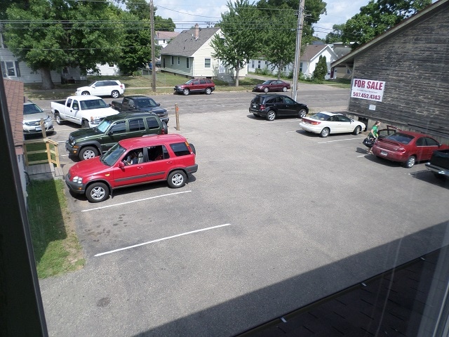 Building Photo - 560 Main St